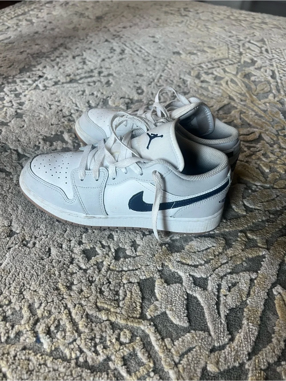 Nike Kids White and Gray Low-Top Sneakers